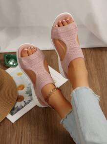 大码女式简约透气针织凉鞋，解锁轻盈夏日脚步，舒适与时尚相结合，轻松营造夏日氛围