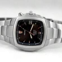 Seiko Hombre Reloj de Cuarzo Calendario Pantalla Esfera Cuadrada, Correa de Acero Inoxidable SKA357J1 / SKA337J1