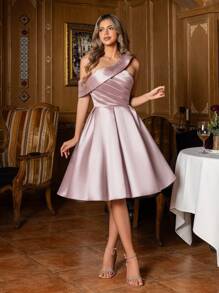 Faeriesty Váy dự tiệc satin thanh lịch với vai dốc và cổ áo nhún phía trước - Rượu sâm banh - Xem 4