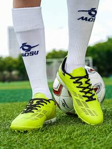 Un par de tacos de fútbol profesionales para niños - para terreno de césped artificial, transpirables y ligeros para entrenamiento y competición