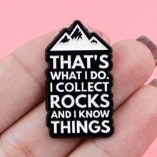 1 件鼓舞人心且有趣的引文珐琅翻领别针，可爱胸针徽章，适用于包包和衣服，连衣裙配饰别针，适用于衣服包饰，学校办公室配饰，衬衫夹克珠宝，圣诞节万圣节服装别针，教师礼物，万圣节配饰，教师节 - 黑色 - 查看 5