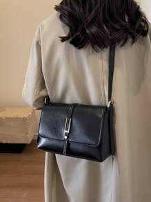 时尚休闲纯色方形翻盖包，无吊坠，适合大学/学院教室、通勤、工作、办公室、节日、假期、聚会、旅行等场合，适合女性、职场新人、白领、青少年、大学生、年轻女孩。 - 黑色 - 查看 3