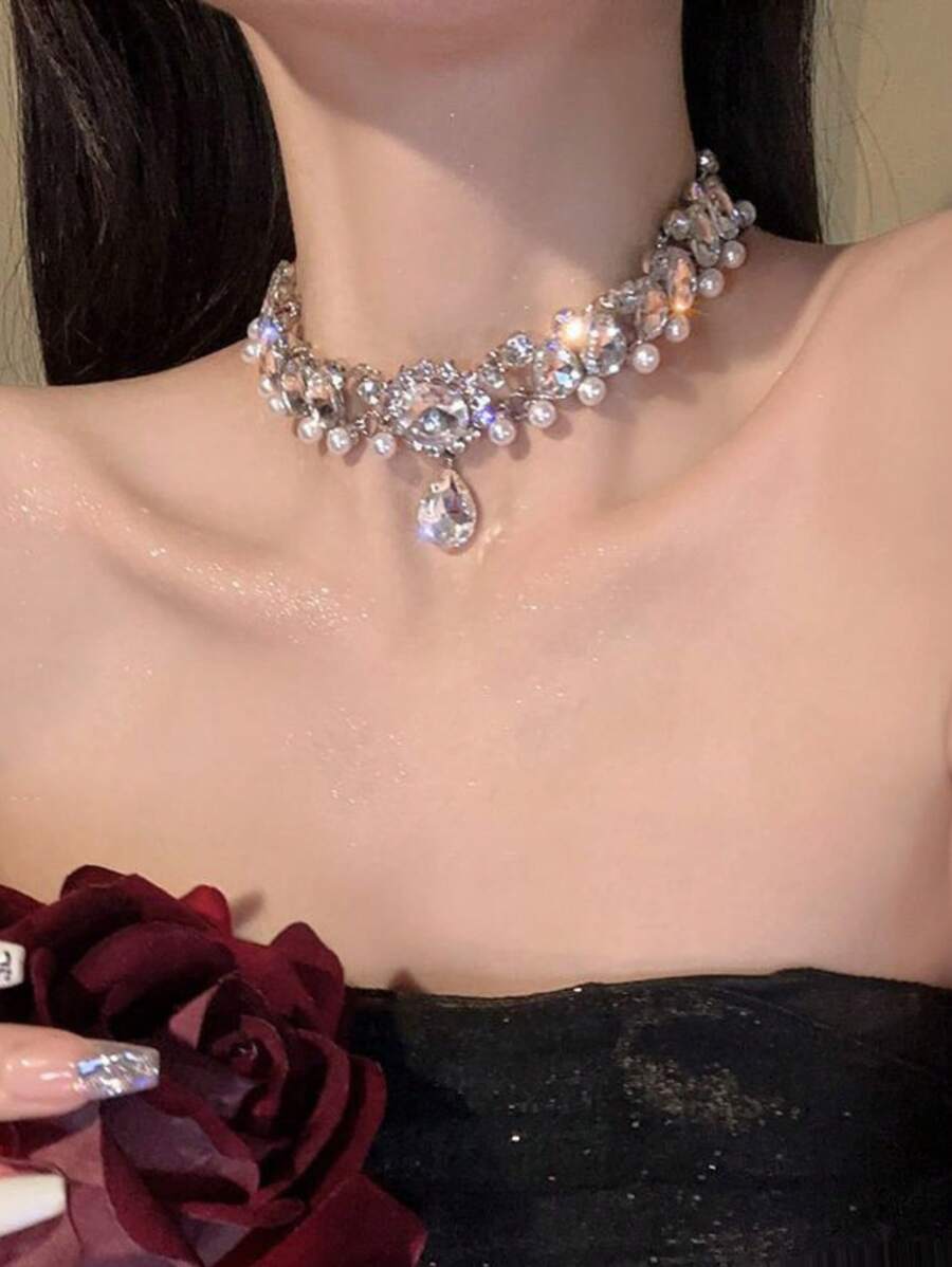 1PC New Fashionable Coarse Crystal Necklace, Wedding Banquet Rhinestone Flower Necklace, Silver Gemstone Teardrop Necklace, Women's Sparkling Jewelry, Bride's Diamond Studded Teardrop Necklace - Silver - View 1