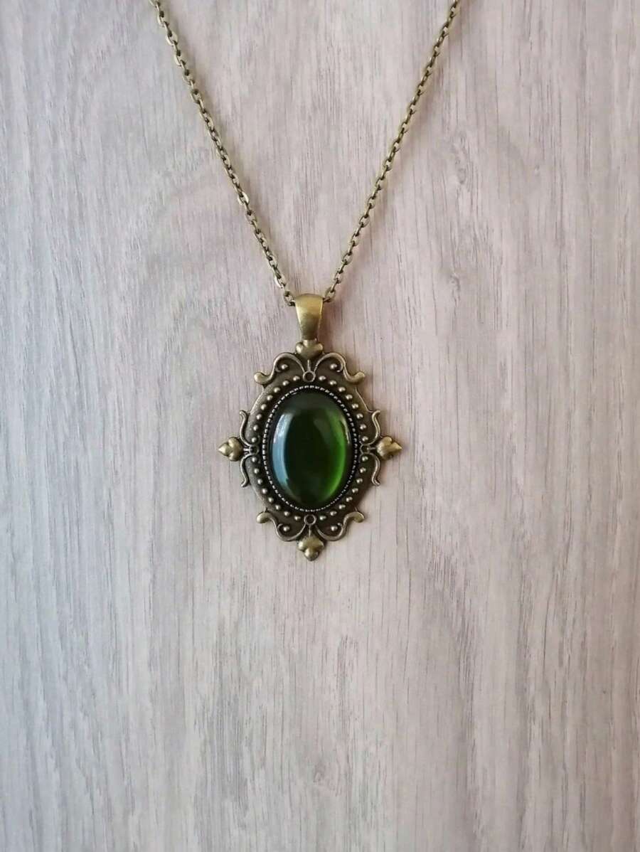 1 PC European And American Gothic Green Red Vampire Mysterious Pagan Witch Jewelry Retro Relief Pendant Necklaces Gift - mặt dây chuyền vòng cổ - Xem 1