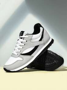 أحذية كاجوال معلم للمراهقين/الشباب ، موديل كلاسيكي رجعي من الكعب الرياضية ، أحذية خفيفة الوزن مريحة ومانعة للانزلاق للجري والتمارين الرياضية ، بألوان أبيض/أسود مناسبة للطلاب