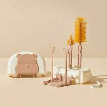 Ensemble de brosses portables pour bouteille avec ours, comprenant une brosse pour bouteille, une brosse pour tétine, une brosse pour paille, une brosse pour tasse, un support d'égouttage et une boîte de rangement de voyage
