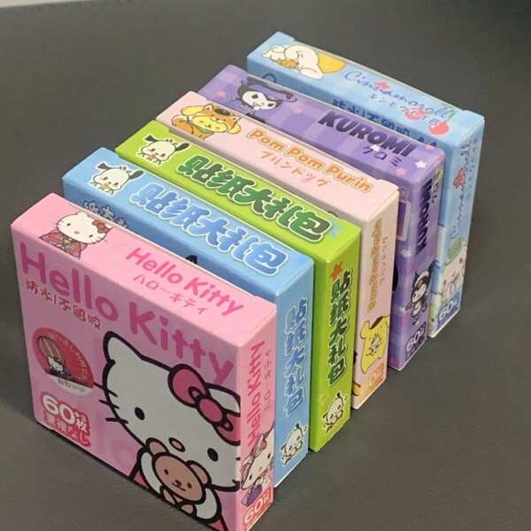 Sanrio 60 piezas/caja de pegatinas de anime Kawaii Sanrio Hello Kitty, Kuromi, Cinnamoroll, Pochacco. Pegatinas DIY para útiles escolares, regalos y decoración, vuelta al cole
