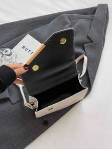 精致优雅的便携式迷你时尚翻盖顶部手柄包，配有可调节肩带，适合女性，适合女士，适合女性、妈妈和女朋友的最佳个性化礼物 - 白色 - 查看 5