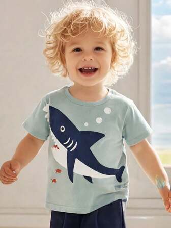 年轻男孩鲨鱼印花休闲宽松圆领短袖 T 恤