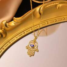 1 pièce Collier pendentif œil d'Horus en acier inoxydable - fabriqué en titane et en acier inoxydable, avec un motif soigneusement conçu de tête de faucon représentant le patrimoine égyptien ancien - un cadeau idéal pour la Fête des Pères, convenant aux pères ayant un sens de l'histoire et du style, cadeau pour le Nouvel An, la Saint-Valentin