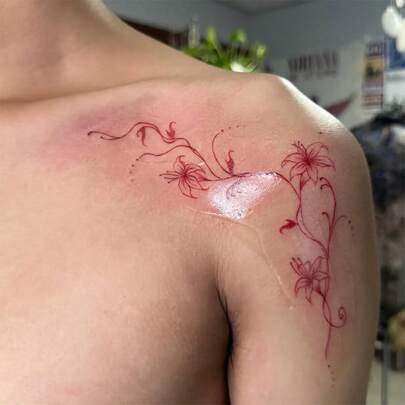 1 miếng dán hình xăm tạm thời phong cách nghệ thuật Đông Á hoa đỏ, không thấm nước, chống mồ hôi, dùng một lần, keo dán ở cánh tay/lưng, thích hợp cho những người thời trang sử dụng hàng ngày