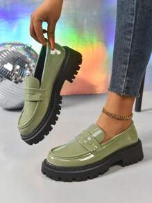 女士金属链条点缀英伦风厚底漆皮乐福鞋一脚蹬软底平底鞋时尚舒适绿色休闲鞋 - 綠色 - 查看 7