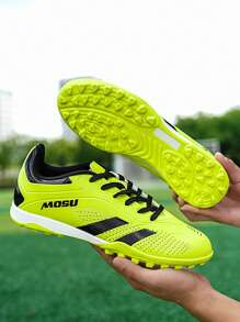 Un par de tacos de fútbol profesionales para niños - para terreno de césped artificial, transpirables y ligeros para entrenamiento y competición