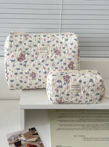 Bolsa de maquillaje de tela suave con estampado de oso de peluche morado con flores, cierre con cremallera, linda bolsa de almacenamiento para cosméticos, viajes y uso doméstico