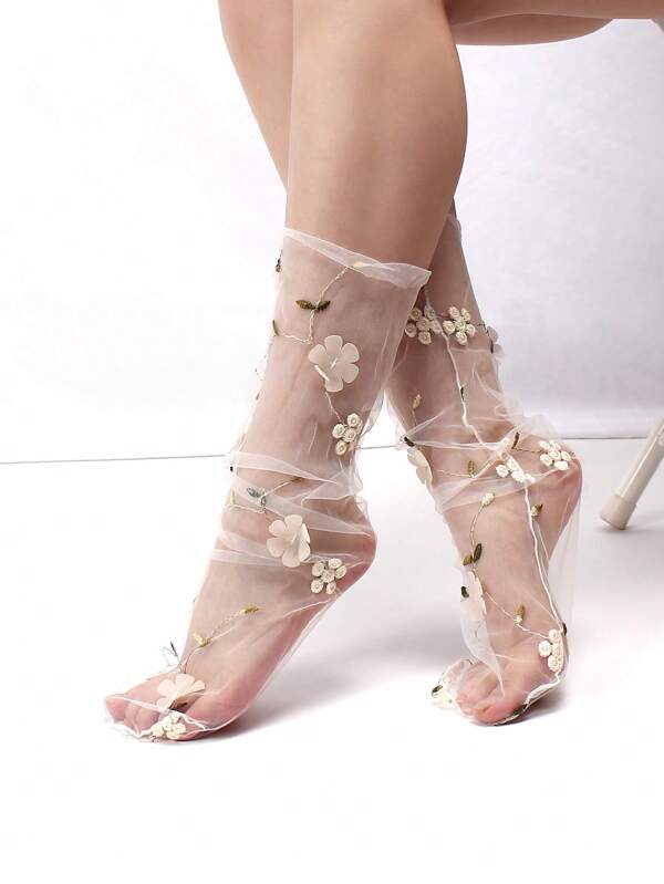 1 Pair Women Flower & Embroidery Piled Mid-Calf Socks, Fall