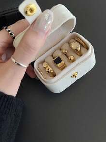 1pc Mini Classic Leather Ring Box With Button Portable Travel Jewelry Case, Elegant Jewelry Display Packaging Box Practical Ring & Earring Storage Box, Fashionable Gift For Women And Girls