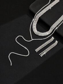 1 条双层钻石镶嵌 Y 形项链 + 1 对华丽钻石镶嵌晚宴耳环