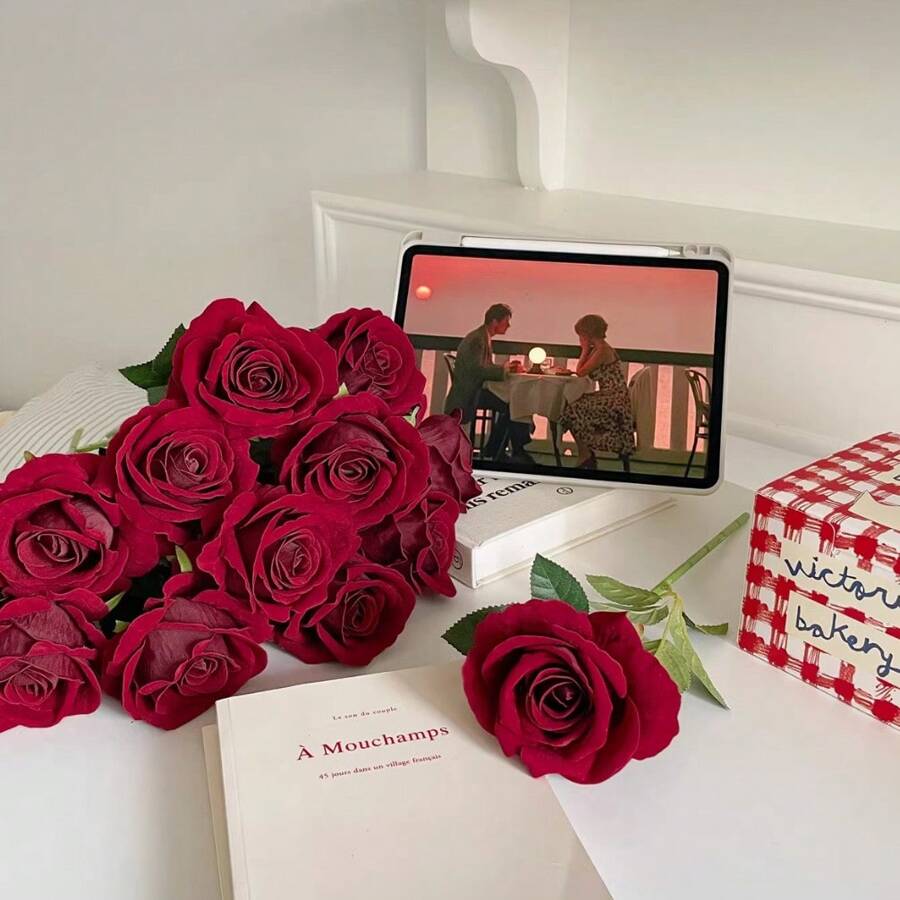 52cm Velvet Artificial Red Rose Bouquet - Realistic Silk Roses For Wedding, Engagement And Home Decoration - Romantic Table Decoration With Green Leaves, Table Decoration | Elegant Roses | Vivid Texture, Bouquet Accessories