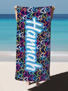 1 PIEZA Toalla de playa personalizada y personalizada con un diseño de fondo con tema de corazón. Puedes tener tu nombre personalizado en ella. Ideal para usar en la playa, al lado de la piscina y durante las vacaciones en la playa. Esta versátil toalla de playa es perfecta para actividades y viajes en la playa al aire libre, brindando comodidad cuando te estás relajando, tomando el sol o simplemente descansando. Sirve como un regalo único y memorable para ella, él, mamá, papá, novia, novio. Decoración de baño de verano y vacaciones