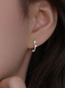 1 对 925 银莫比斯环微镶嵌方晶锆石耳环，适合女士，1.7 厘米，情人节礼物，金银，极简圆形环圈，防过敏，独特设计，适合派对、日常佩戴、生日、母亲节、感恩节，附赠礼品盒