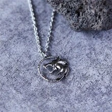 Vintage Round Wolf Head Pendant Necklace, Creative Women's Jewelry For Party, Daily Wear, Minimalist Design