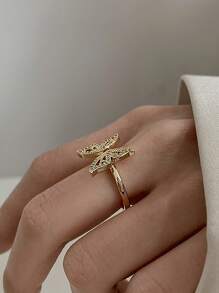 1 件时尚欧美风格铜蝴蝶镂空方晶锆石可调节戒指，日常佩戴 - 蝴蝶戒指 - 查看 4