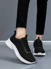 1 双女士休闲路跑鞋，轻便舒适，适合户外旅行散步，2025 年春夏新款轻便网眼透气旅行鞋，流行百搭跑步运动鞋 - 黑與白 - 查看 4