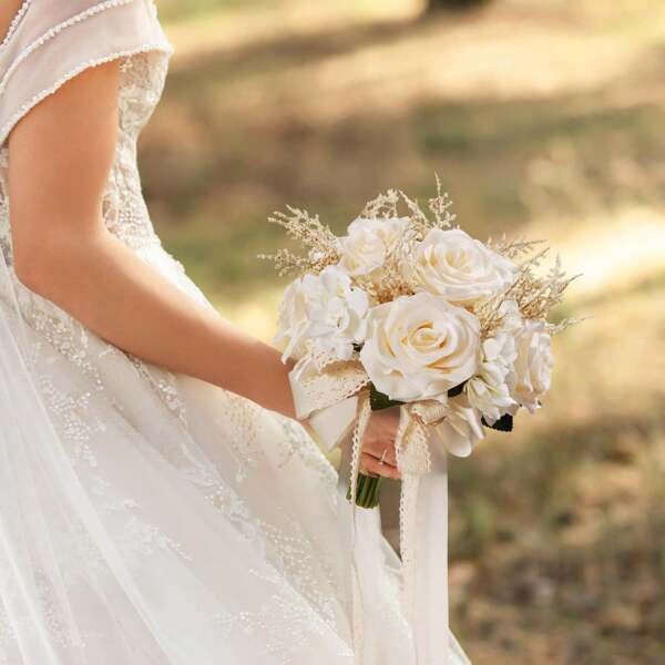 Buquês de casamento para noivas e madrinhas, rosas artificiais brancas champanhe, flores para decoração de igreja de casamento, rosas artificiais, buquês de casamento, buquês de noivas, buquês de madrinhas, arranjos florais para centro de mesa de casamento, decoração para casa de festa