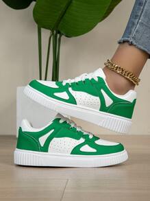 女士透气双色低帮休闲运动鞋，舒适轻便时尚百搭增高适合户外滑板