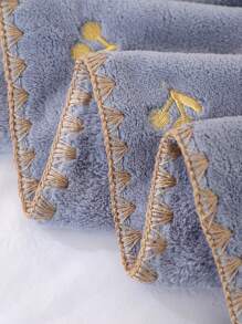 1 条手巾 + 1 条浴巾 刺绣樱桃，毛绒珊瑚绒，可爱时尚，厚实吸水速干，洗脸，沐浴，情人节、母亲节夏季、节日的浪漫礼物