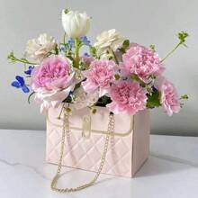 1pc Embroidered Gift Box, Chain Strap Mini Handbag Gift Box, Floral Basket, Folding Envelope, Embrace Box, Flower Box, Creative Gift Box, Valentine's Day Gift Packaging, Floral Holder, Paper Box, Small Commercial Supplies, Packaging Box, Mother's Day, Graduation Season, Wedding Decor, Gift Box, Wedding Guest Reception Decor, Folding Bouquet