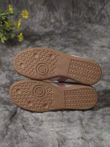 2025 Neue rutschfeste Lässig Outdoor Hiking Running Schuhe mit dicker Sohle im Retro-Stil für Damen, bequeme flache Slip-On Sneaker, Patch-Work Rund Zeh Schnürung Niedrige Spitze - weiß grau - Übersicht 3