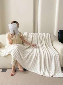 1pc Cream White Fluffy Ruffle Edge Soft & Cozy Blanket, Suitable For Bedroom & Guest Room