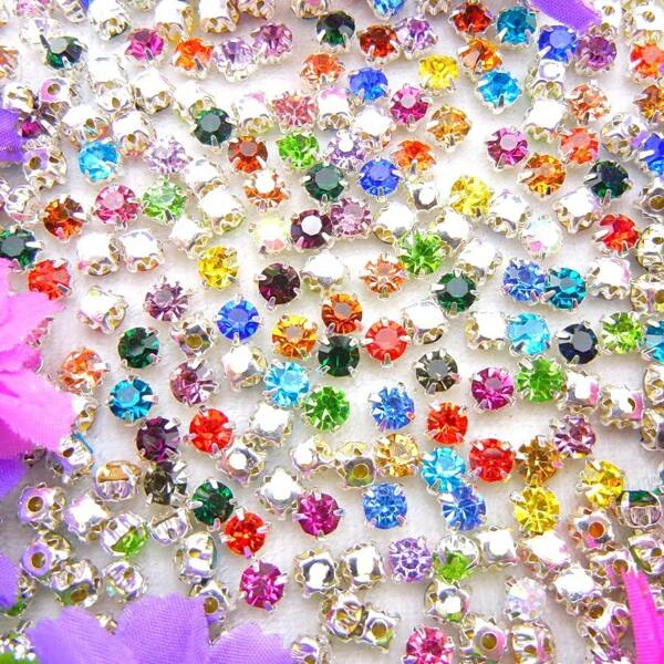 Argent + Couleurs mixtes 3mm-8mm Forme ronde Perles de cristal brillantes artisanales en verre à coudre Décoration de strass cousus à la main à dos plat avec trous Pierres scintillantes Gemmes Accessoires DIY à coudre Strass pour décorer les vêtements, robes, sacs, chaussures, broches, boucles d'oreilles, artisanat