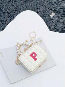1 pièce Lettres A-Z DIY, boucle magnétique mode en PU, mini grille en creux de fille mode, sac à main perle simple et polyvalent, sac bandoulière de messager, convient pour sortir, convient pour un usage quotidien, cadeau parfait pour les amis et la famille (Il y a des éraflures et des bosses à la surface des perles, ce qui est inévitable)