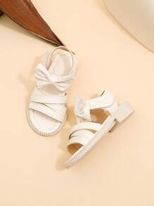 1双女童可爱魔术贴平底凉鞋，适合居家、日常穿着、外出和海滩度假，春夏款