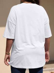 大码女式白色上衣 时尚宽松版型 大码女式T恤 白色印花T恤 女士休闲宽松大码圆领短袖T恤 母亲节礼物、节日礼物 女士宽松夏季T恤 - 白色 - 查看 2