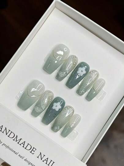 Uñas postizas de nueva temporada primaveral con diseño floral y degradado verde, hechas a mano con forma de ataúd. Accesorios de arte de uñas