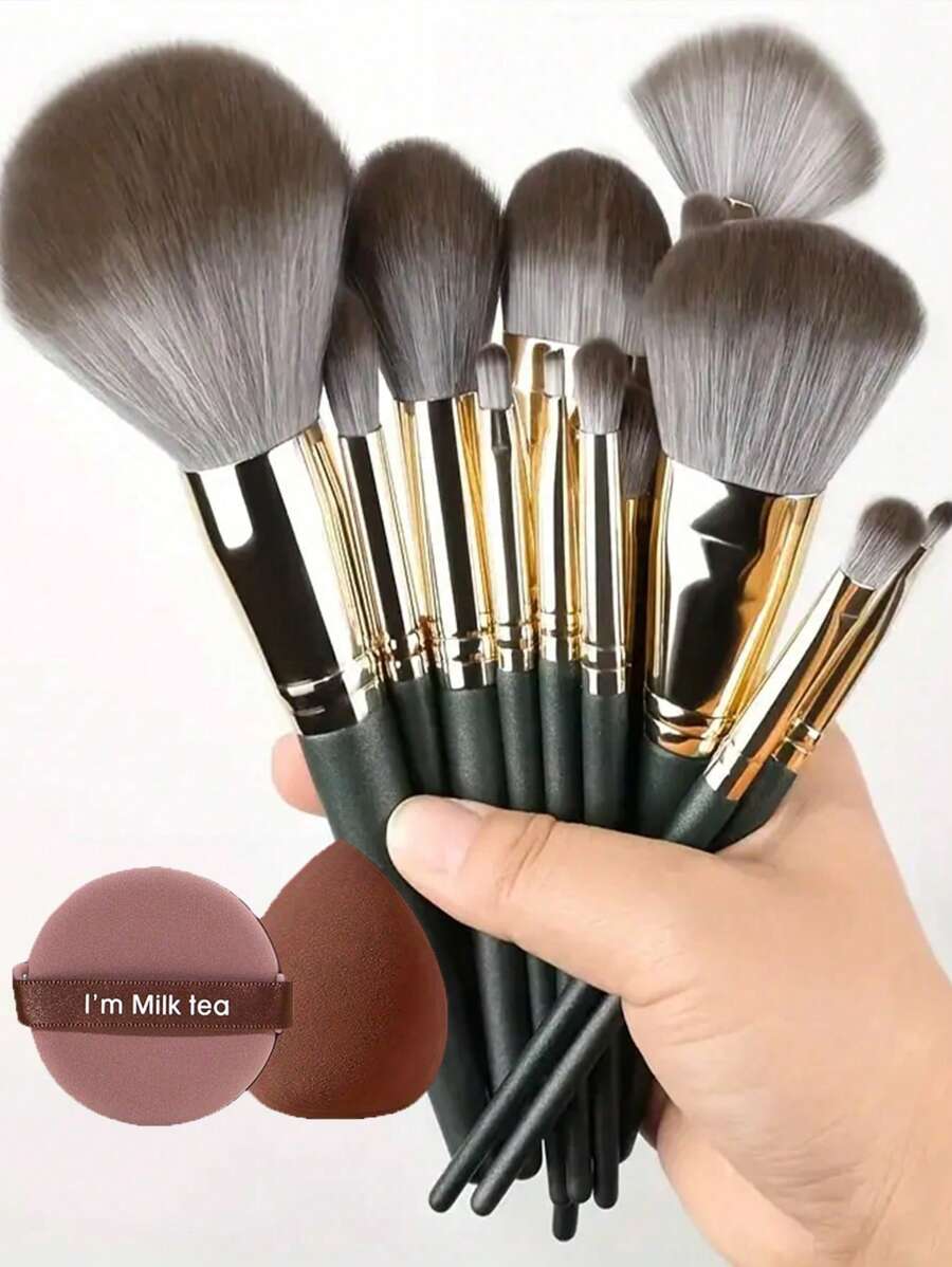 16件套化妆刷套装：14支柔软毛刷，适用于粉底刷、腮红刷、修容刷和歌舞伎刷——打造完美妆容的必备化妆工具 + 2个化妆海绵、眼影刷、BB霜刷、遮瑕刷、腮红刷、散粉扑，一套完整的化妆刷套装，化妆刷套装，化妆刷套装，化妆刷套装，化妆刷套装，化妆套装，化妆刷套装，化妆礼盒，套装，赠品，专业化妆刷，完整化妆套装