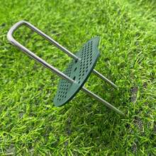 1 set de estacas de tienda de campaña en forma de U reutilizables de acero inoxidable. Con acabado pulido y resistencia a la corrosión. Conveniente de usar, ideal para carpas de camping, reforzar el césped y cumplir con varios requisitos del sitio. También aplicable para el deshierbe y el paisajismo en jardines.