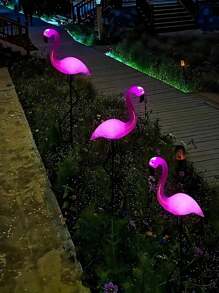 3 Piezas/1 Pieza Nuevas Luces de jardín con forma de flamenco alimentadas por energía solar, decoraciones de jardín, imitaciones de animales, luces de estaca LED a prueba de agua para exteriores, decoraciones para exteriores, creando una atmósfera ambiente. Adecuadas para decorar jardines, patios, estanques, porches y patios traseros. Un gran regalo para la familia en Navidad y Acción de Gracias.