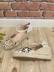 Sandali espadrillas con dettagli tropicali da donna, modelli freschi e moderni per la stagione, con comoda zeppa