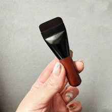 1pc Ultra- Flat Head Foundation Makeup Brush, Seamlessly Blend Liquid And Cream Makeup, Wooden Handle, Nylon Bristles, Suitable For All Skin Types, Foundation Makeup Brush, Beauty Makeup Tool, Makeup Brush Tool, Small Gift For Beginners
