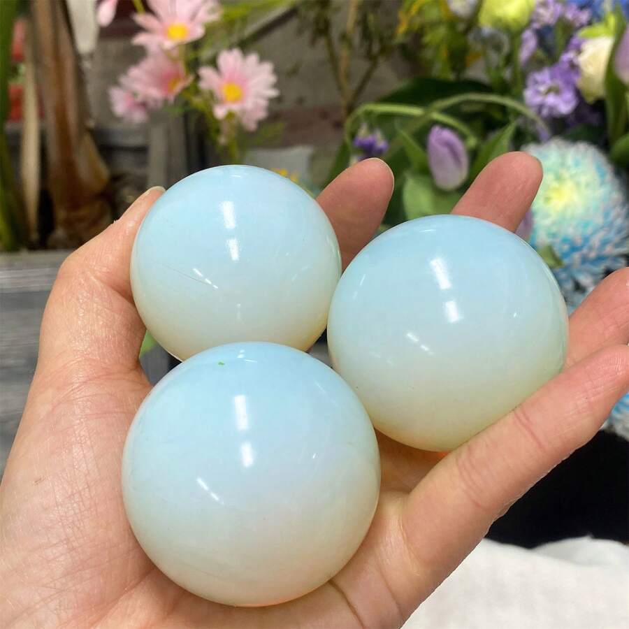 5cm/Synthetic Agate Ball, Quartz Crystal Ball, Crystal Sphere, Crystal Divination Ball, Home Decor, Gift For Boyfriend/Girlfriend/Kids, Crystal Healing, 1PC; Handmade With 1-3mm Size Tolerance, Randomly Shipped. If You Mind These, Please Do Not Purchase. - White - View 1