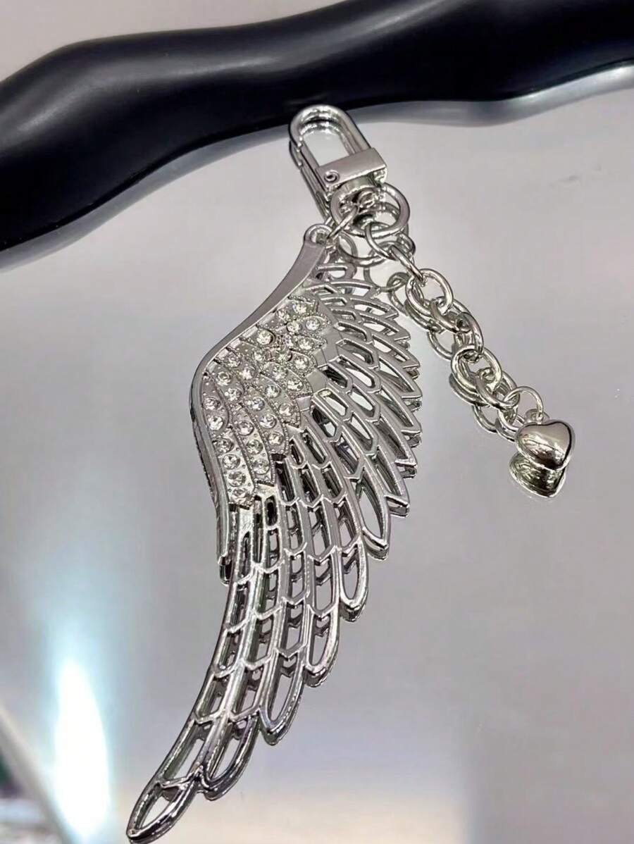 1pc Men's New Wing Pendant Keychain Minimalist Heart-Shaped Punk Style Bag/Keyring Accessories Y2K - Silver - View 1