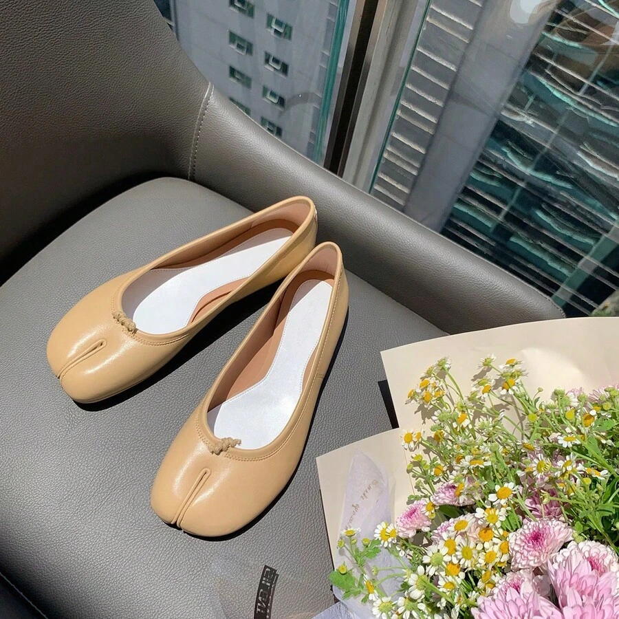 Schaffell Version ~ Soft Sole Pig Hoof Split Toe Shoes Women Made Of Genuine Leather Flat Mouth Flat Shoes Silver Mary Jane Small Leather Shoes - 奶茶色皮麵(現貨) - 查看 1