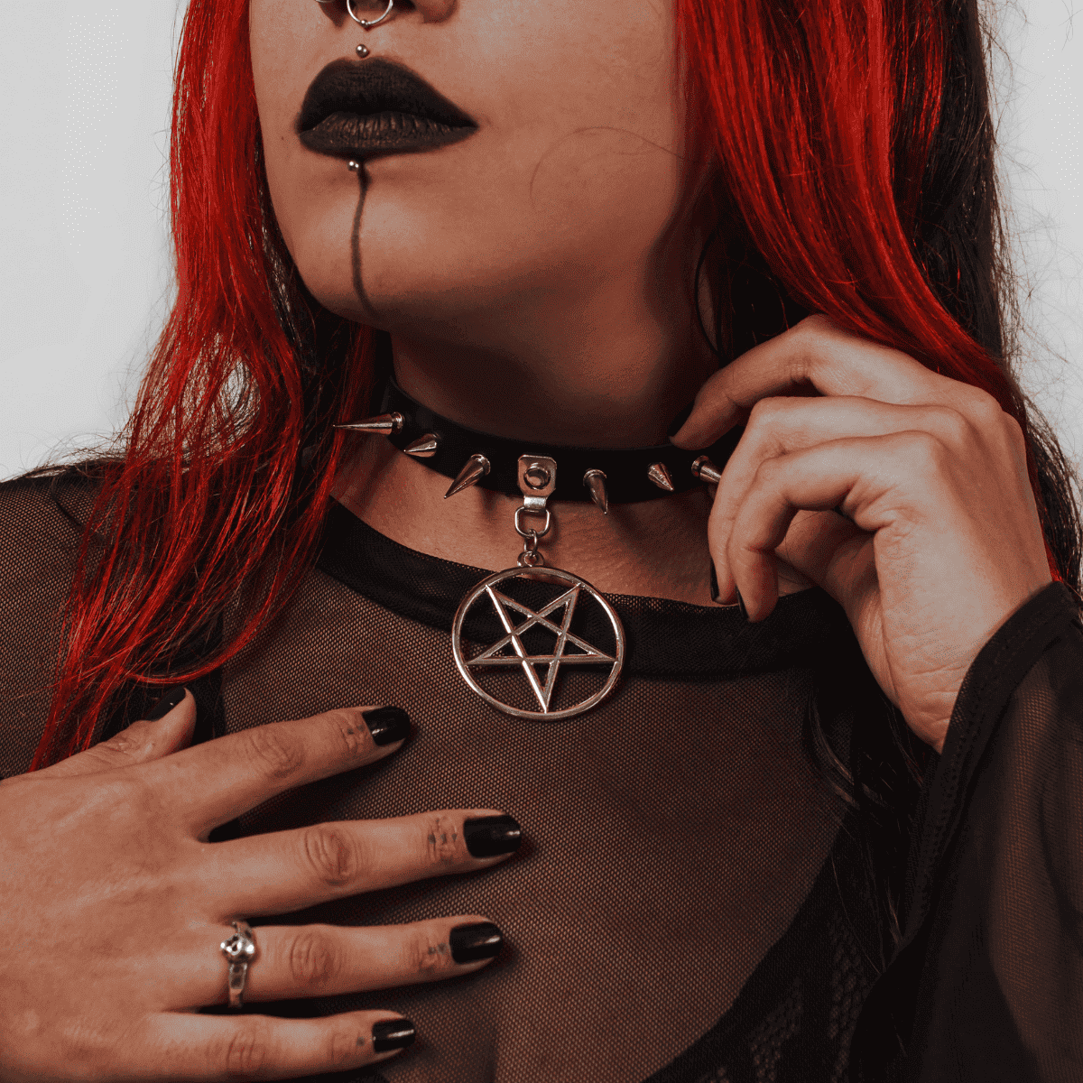 Alternative Pentagram And Spike Faux Leather Choker For Women Off - 黑色 - 查看 1