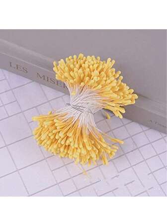 1/3 paquete de 2 milímetros de estambres de flores artificiales. Estos son estambres de flores de imitación, estambres de flores de pistilo artificial con efecto perlado, así como núcleos de flores de perlas de doble cabeza y botones de flores de imitación. Se pueden usar para decoración artesanal floral del hogar