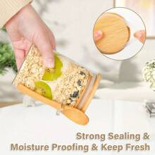 Hộp nhựa kín có kèm thìa, thích hợp để đựng ngũ cốc thô, gia vị, trái cây sấy khô, cà phê và đồ ăn nhẹ nhỏ. Có ba dung tích khác nhau để đáp ứng nhu cầu hàng ngày của bạn. Nhẹ và dễ mang theo, với thiết kế mở, thuận tiện để lấy và vệ sinh. - Màu trong suốt - Xem 2