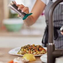 2 件装带盖塑料盐和胡椒瓶大号防潮盐瓶胡椒容器计时器带盖盐和胡椒架适用于家庭厨房餐厅露营